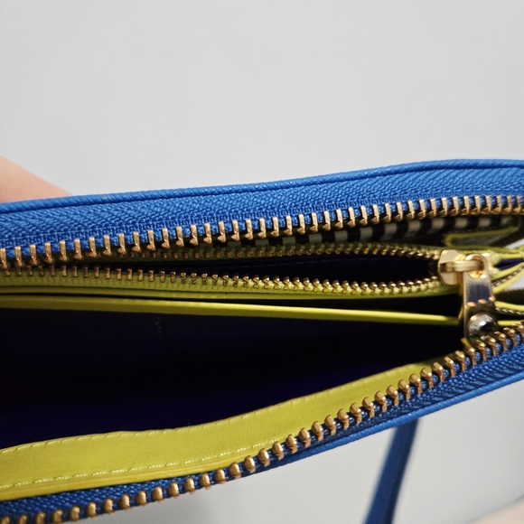 NWOT Henri Bendel Blue Logo Wallet - Picture 10 of 11